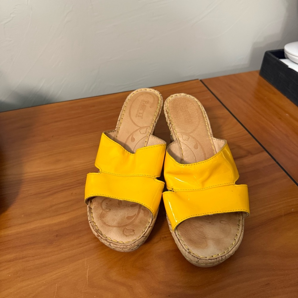 Born‎ Zefira Wedge Sandal Heel Slip On Cork Patent Leather Yellow Open Toe 8 - Picture 2 of 8